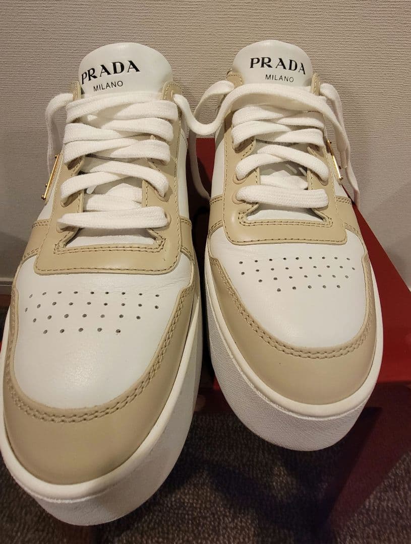 【美品・お値下】 プラダ ダウンタウン ボールド レザー スニーカー