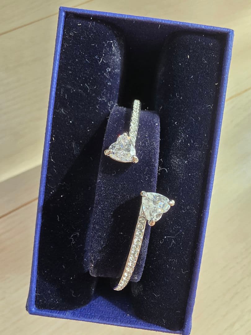 【未使用】スワロフスキーMesmera Attract バングル シルバー