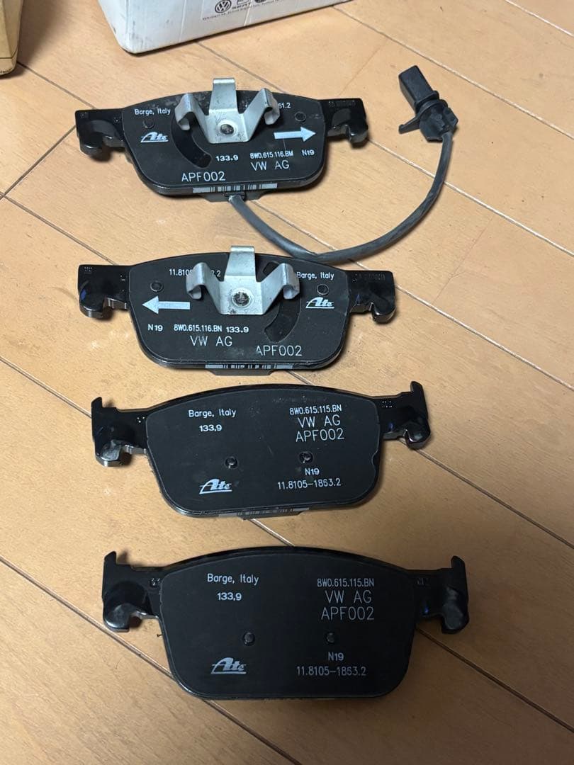 【未使用】純正品　ブレーキパッドセット アウディ A4 型式DBA-8WCVK