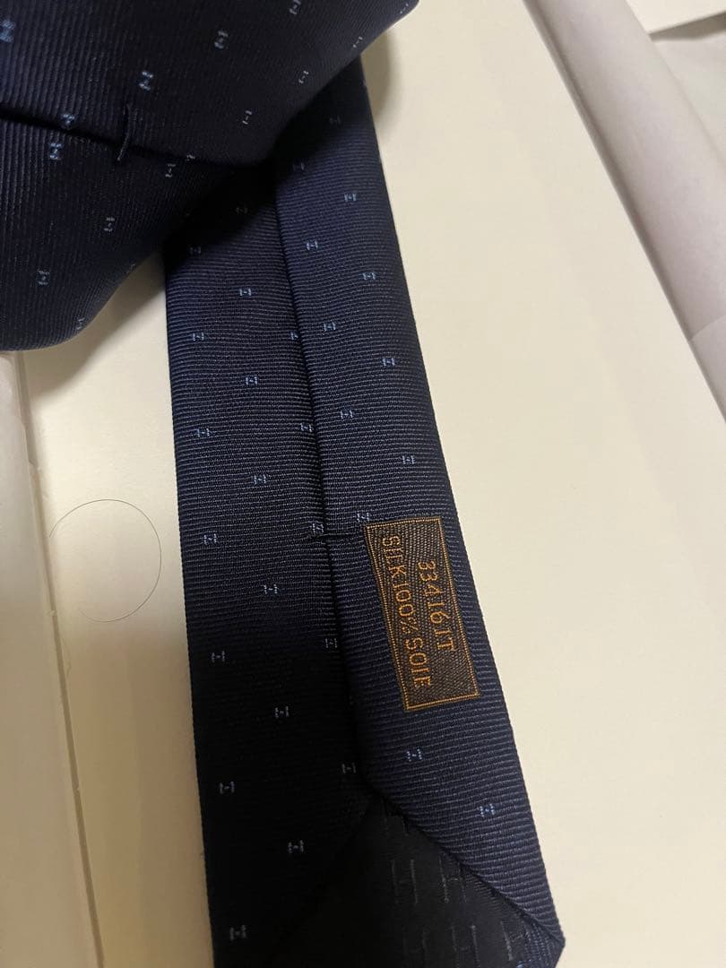 c*s様 HERMES ネイビー シルクタイ マグニファイング H 定価40,7