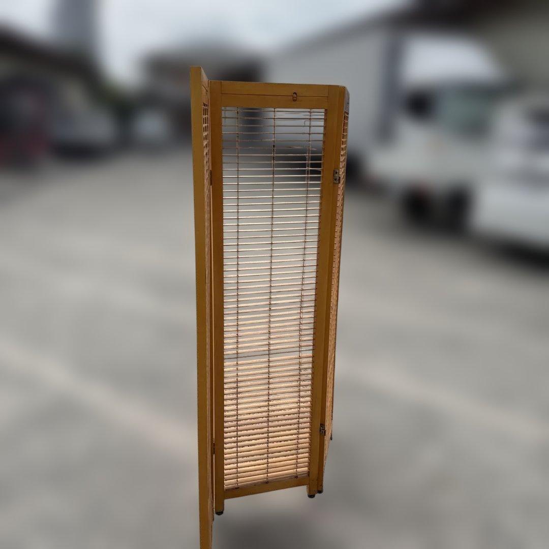 ナチュラルウッド三つ折りパーテーション　明るさ調整可能