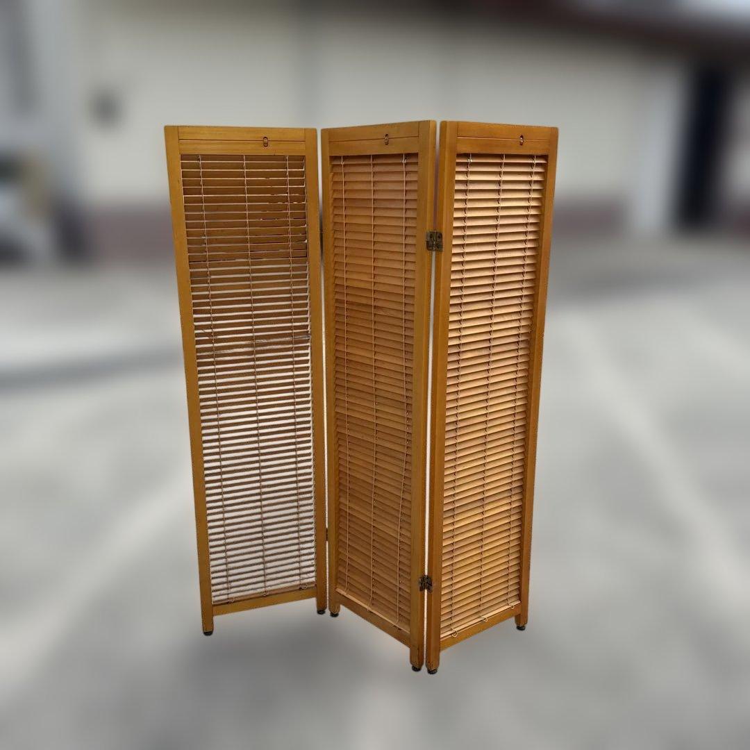ナチュラルウッド三つ折りパーテーション　明るさ調整可能