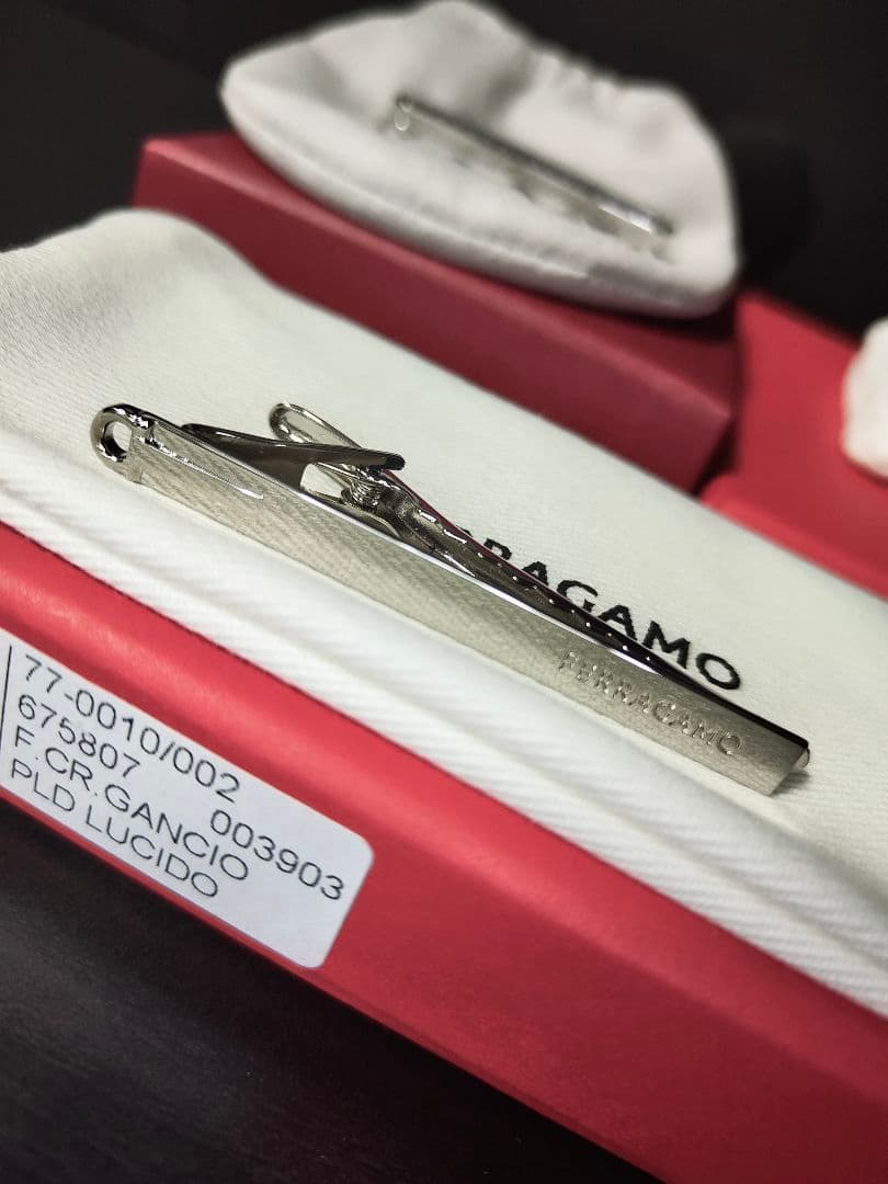 フェラガモ　ネクタイピン　ベルトバックル　3点セット　新品未使用！