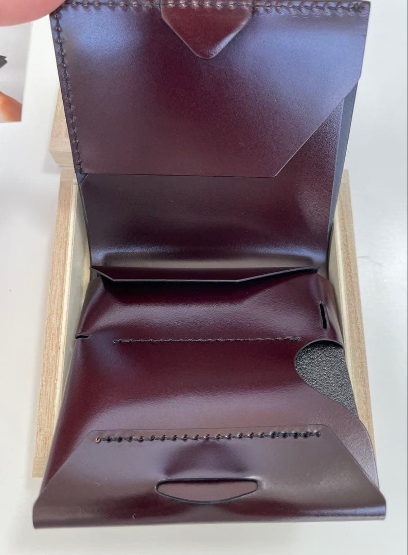 【新品】 new-usuha3 コードバン ワイン コンパクト財布 革ホック