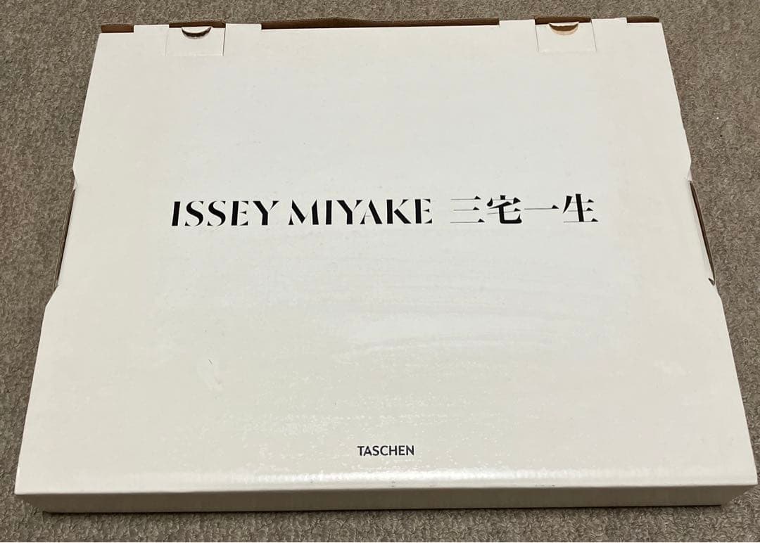 【新品未使用】ISSEY MIYAKE 三宅一生 TASCHEN