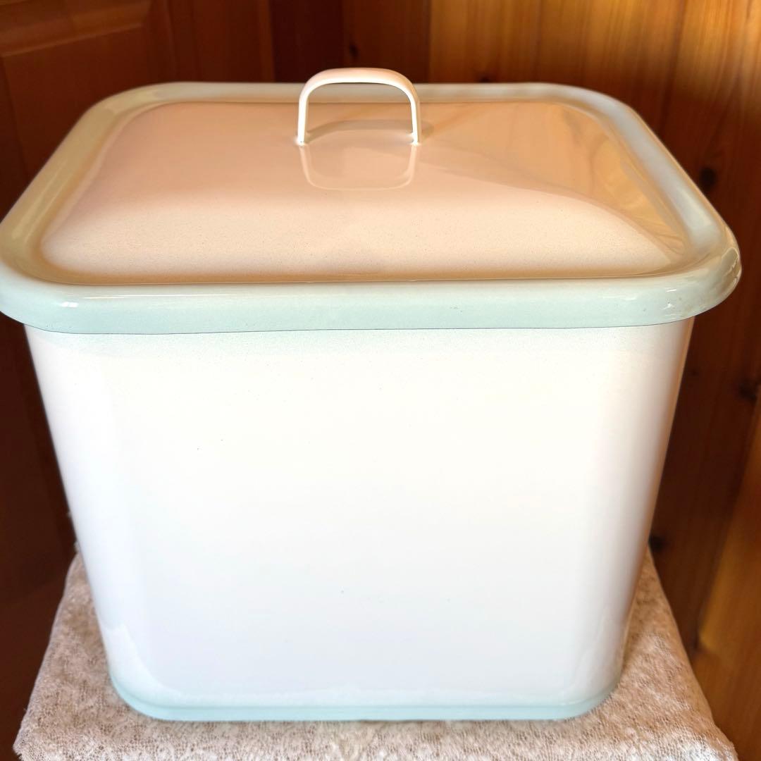 【希少レア‼️】イマン(imane) ポワージュブルー　BOX缶