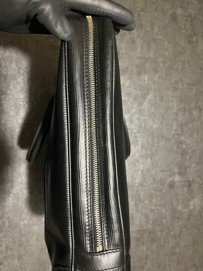 ルイヴィトン エピ ヴィヴィエンヌMM ビジネスバッグ ノワール 　M59122