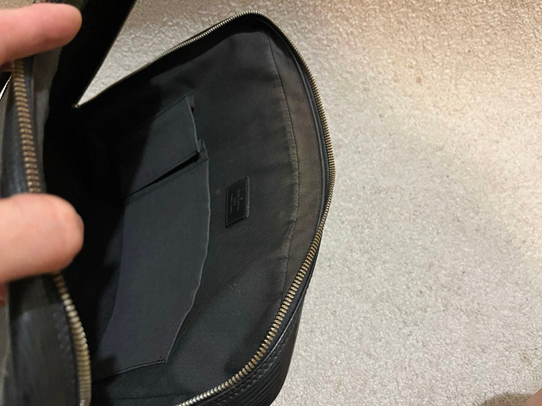 ルイヴィトン エピ ヴィヴィエンヌMM ビジネスバッグ ノワール 　M59122