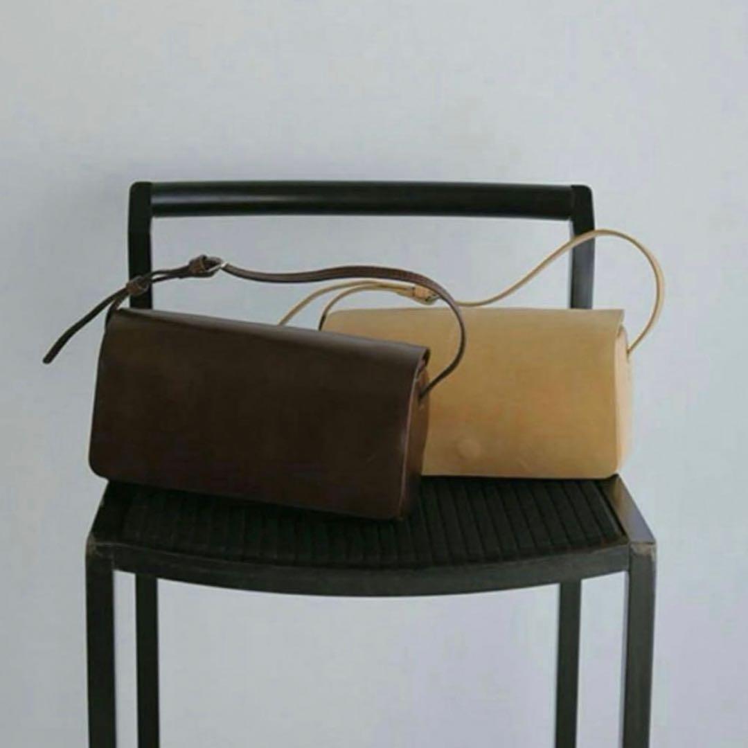 完売品　ETRE TOKYO レザーミニフラップバッグ