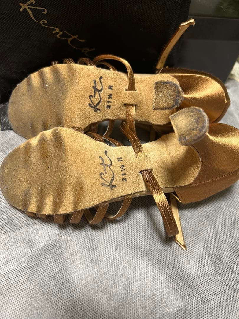 【ケント】社交ダンス用ゴールドサテンシューズ　未使用に近い