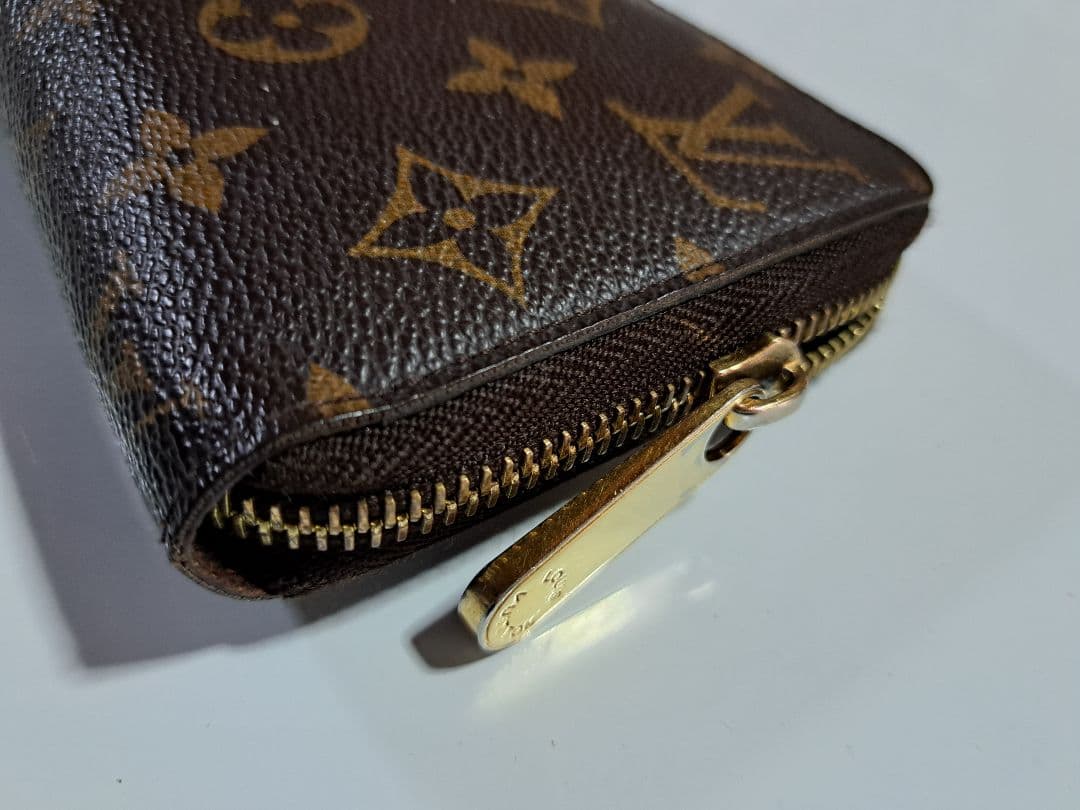Louis Vuitton モノグラム ジッピーウォレット、ラウンドフォスナー