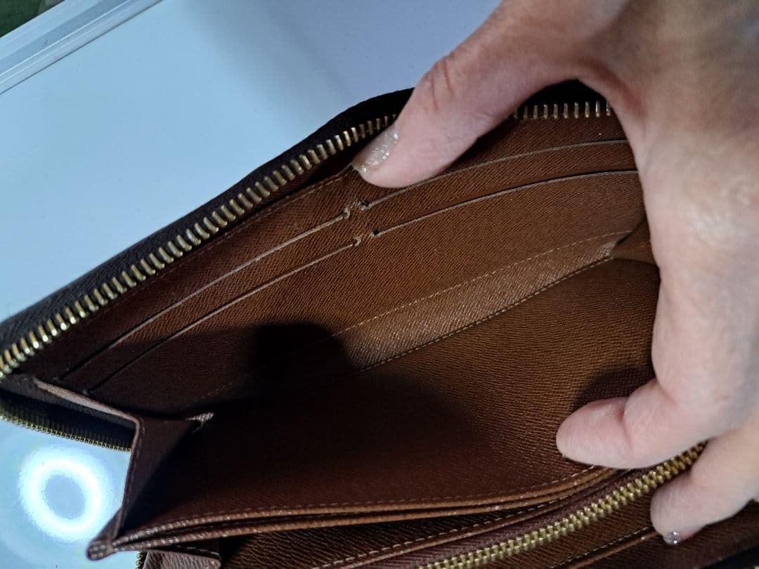 Louis Vuitton モノグラム ジッピーウォレット、ラウンドフォスナー