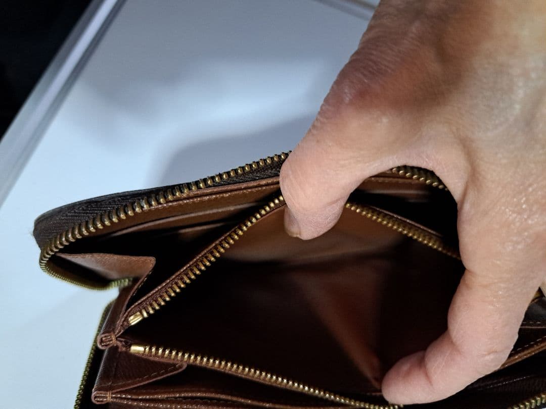 Louis Vuitton モノグラム ジッピーウォレット、ラウンドフォスナー