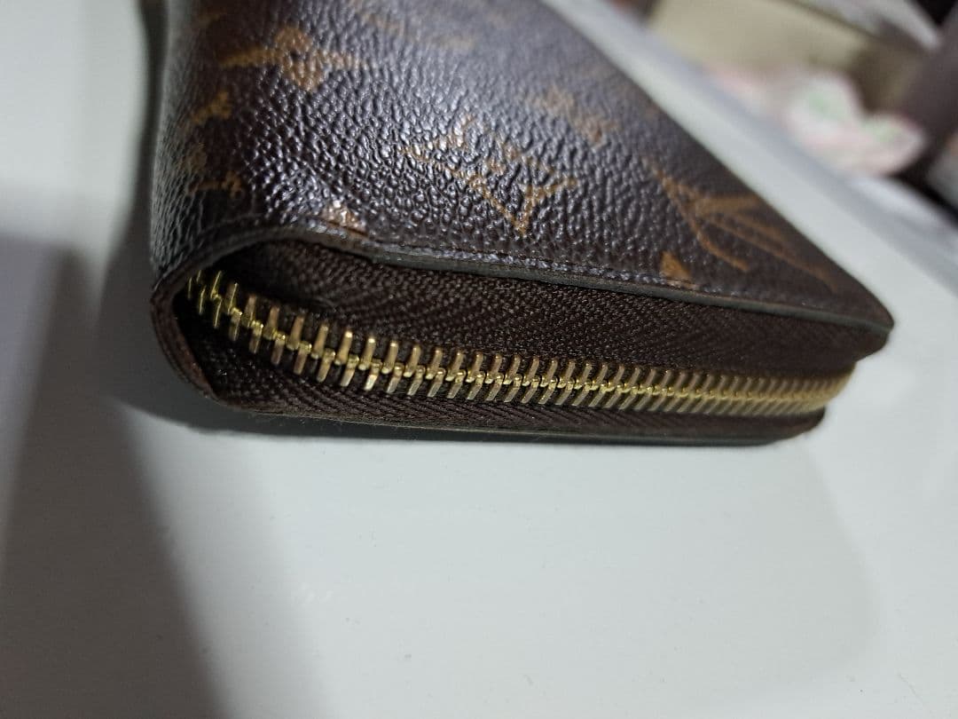 Louis Vuitton モノグラム ジッピーウォレット、ラウンドフォスナー