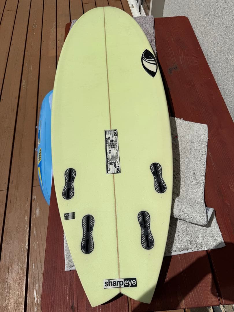 シャープアイ　Inferno FT 5'8\" ライダー(キアヌ五十嵐選手)使用