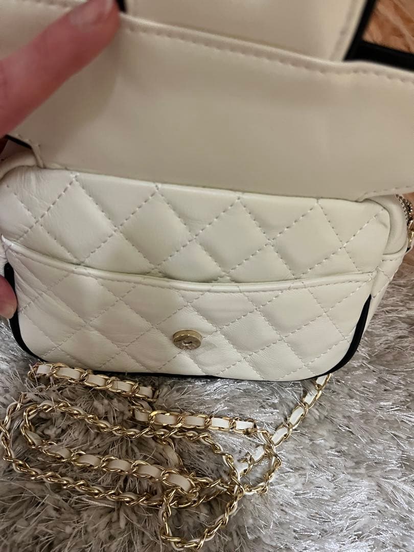 【新品未使用】インポート　CHANEL ホワイト ショルダーバッグ