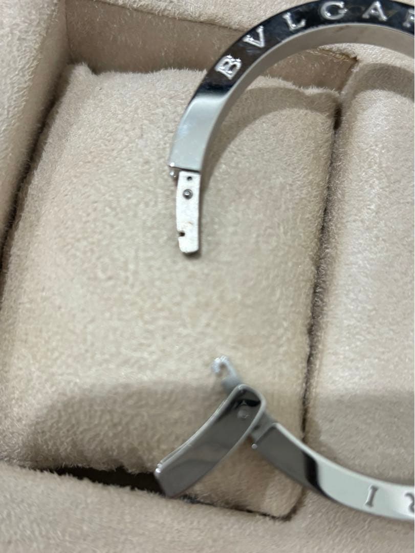 ブルガリ　　ビーゼロワン　限定