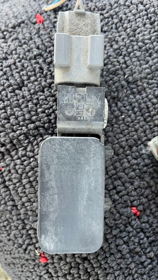 マツダRX-8 エアバッグ衝撃センサー F151-57-K1X 中古