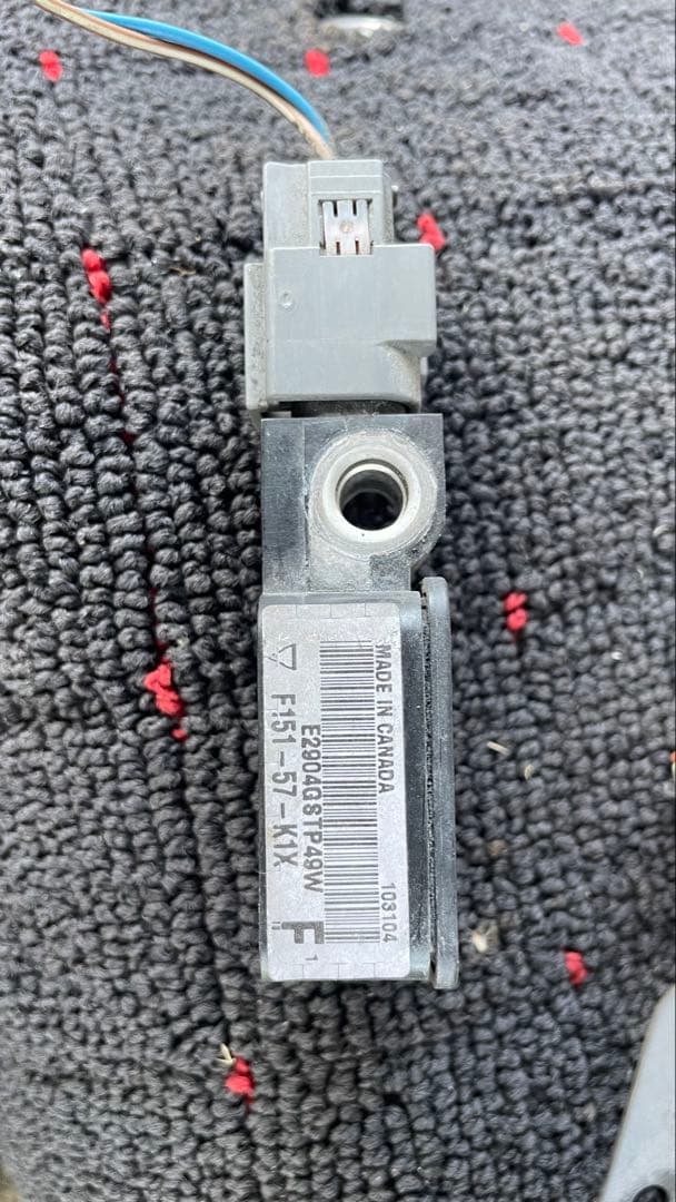 マツダRX-8 エアバッグ衝撃センサー F151-57-K1X 中古