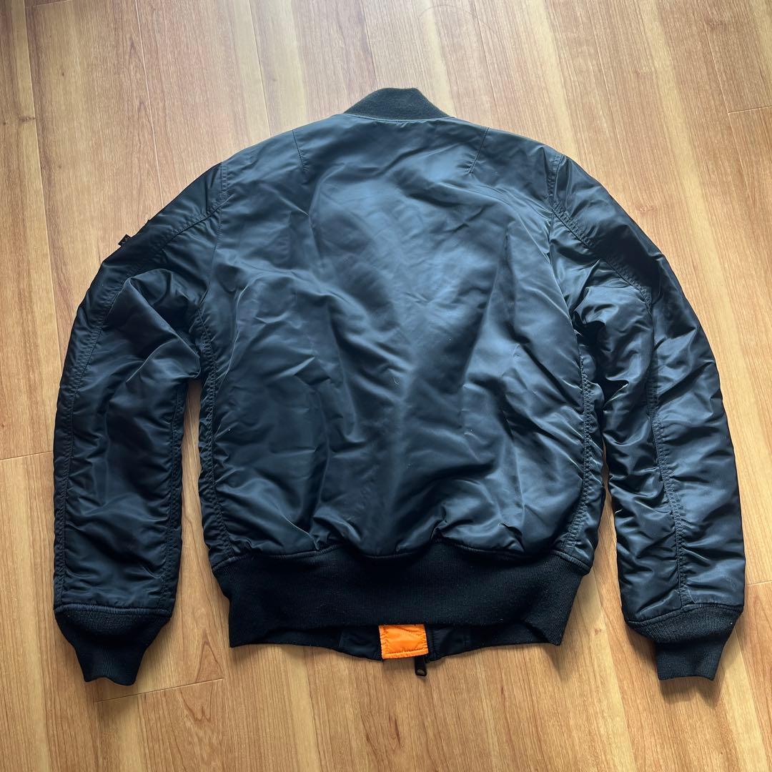 アルファインダストリーズ MA-1 サイズM