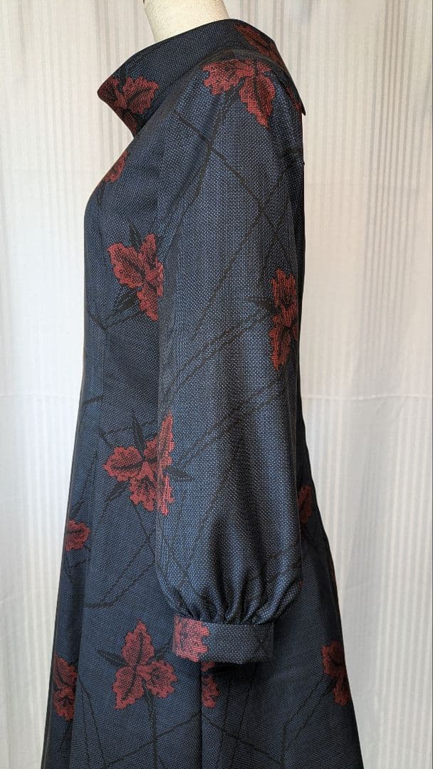 No236 大島紬着物リメイク 7マルキ　泥藍大島紬 プリンセスラインワンピ