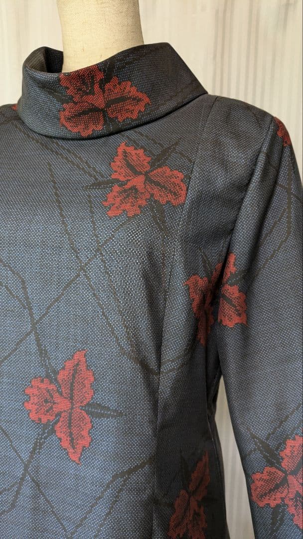 No236 大島紬着物リメイク 7マルキ　泥藍大島紬 プリンセスラインワンピ