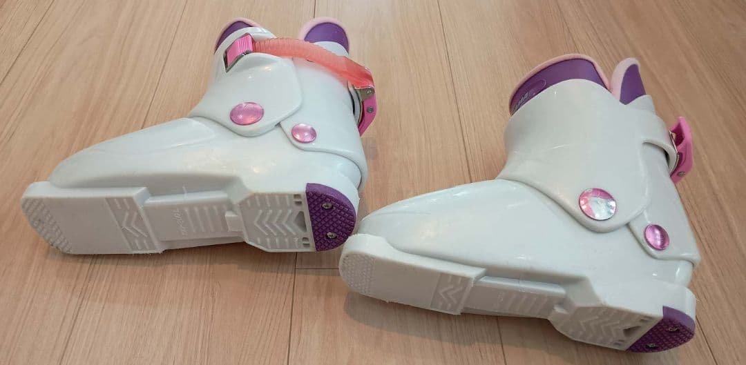 ま*る様 キッズスキー4点セット スキー板、ビンディング、ストック、スキー靴　1