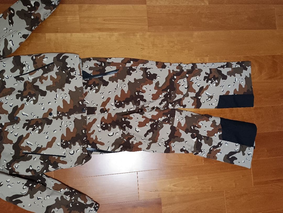 超美品！HOLDEN ジャケット & ビブパンツセット