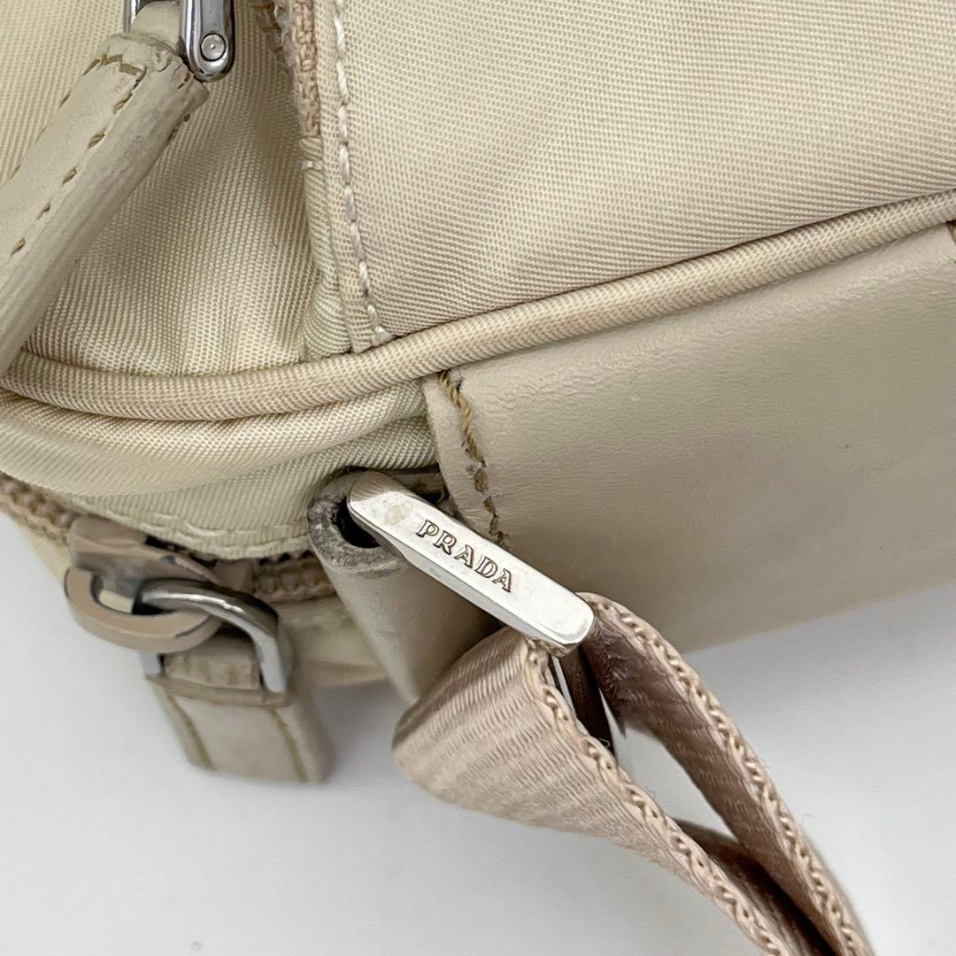 プラダ ショルダーバッグ カメラバッグ 斜めがけ 三角ロゴ ナイロン 男女可能