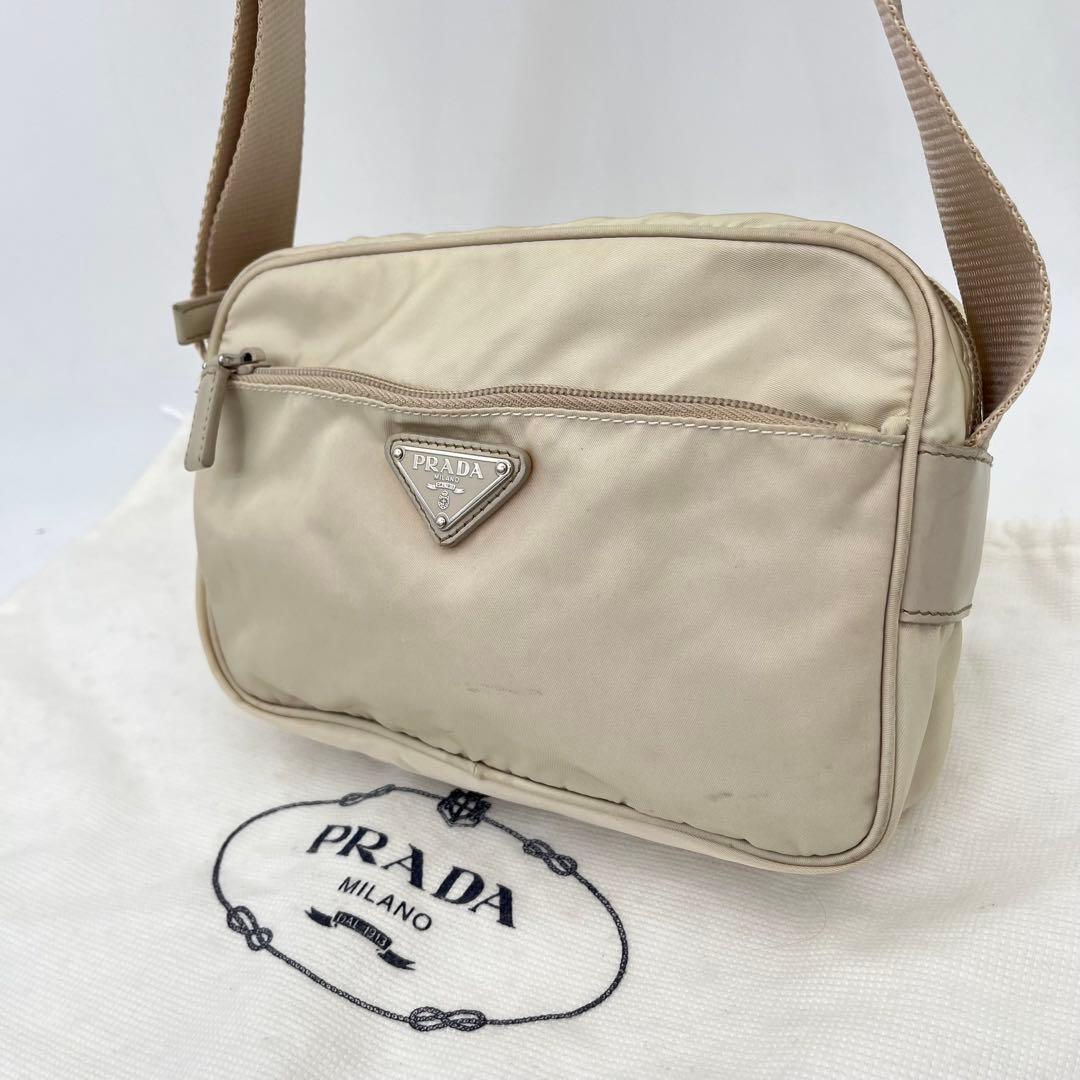 プラダ ショルダーバッグ カメラバッグ 斜めがけ 三角ロゴ ナイロン 男女可能