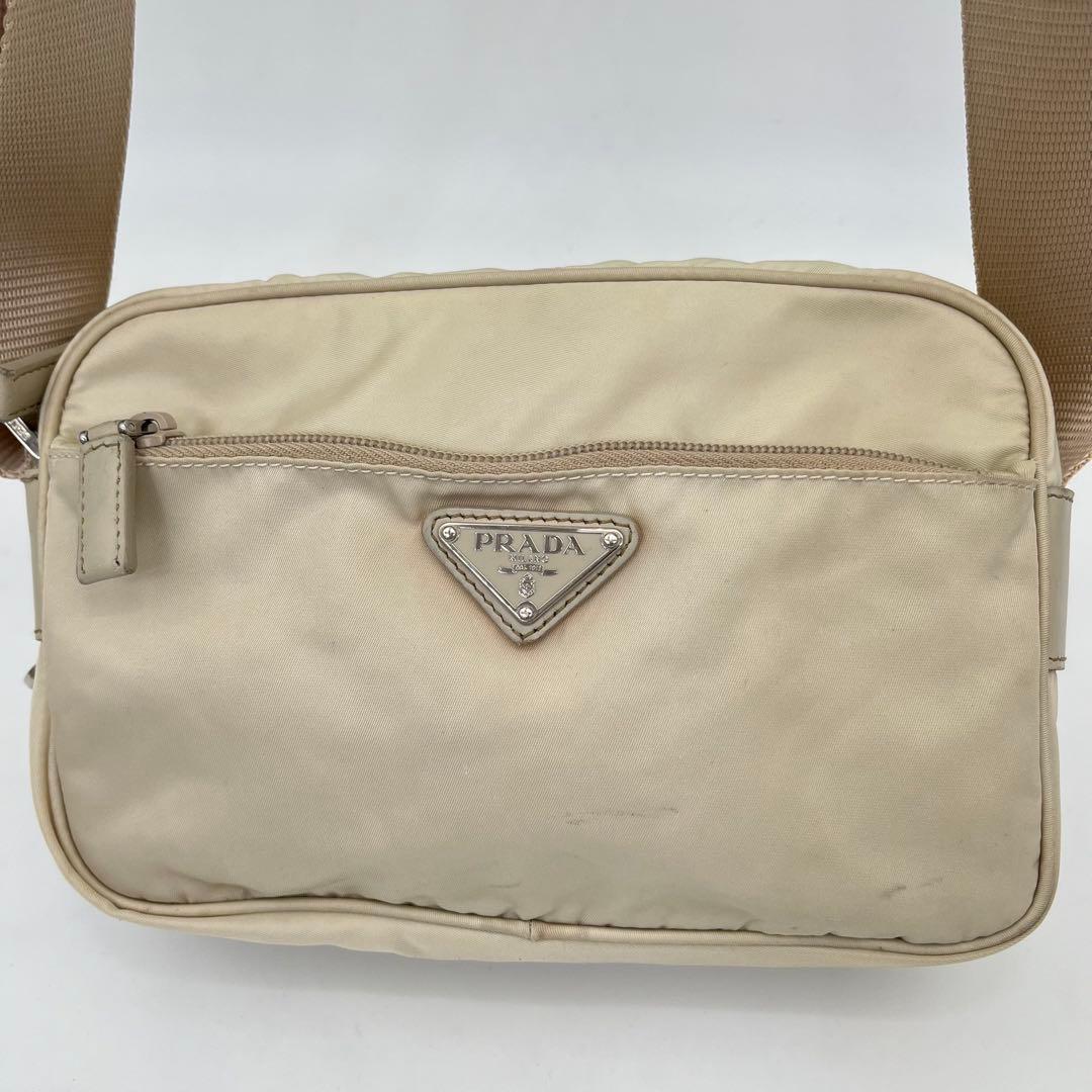 プラダ ショルダーバッグ カメラバッグ 斜めがけ 三角ロゴ ナイロン 男女可能