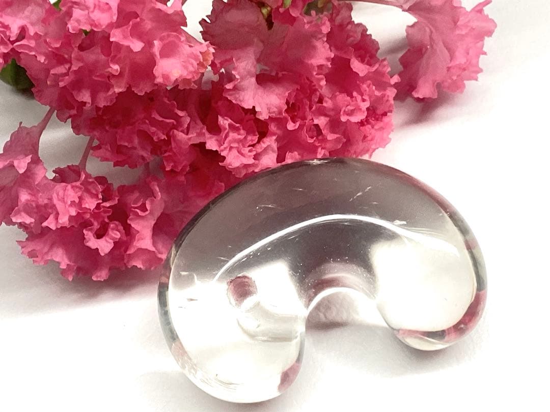 ✳貴重‼️ 国産水晶最高峰の黒平水晶大型勾玉　透明感良好　ネックレスにも　鑑別書付