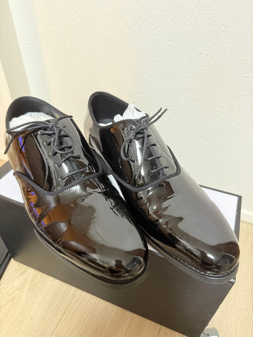 【たつ】DRESS THE LIFE エナメルシューズ　ブラック結婚式用