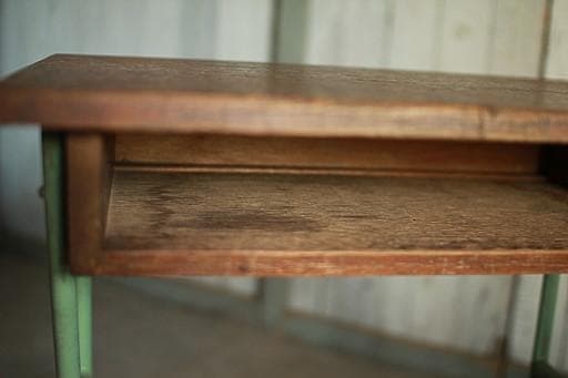 雰囲気の良い古い小学校の机　鉄脚　古材