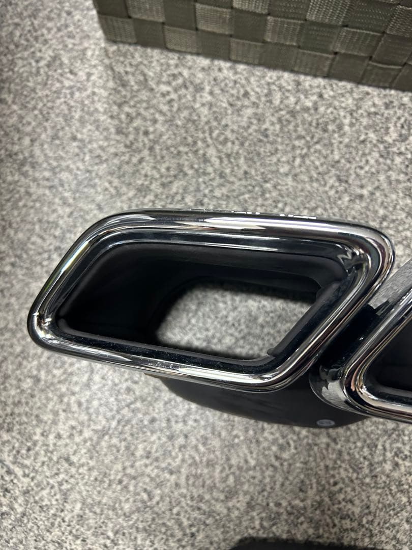 a*a様 メルセデスベンツ　AMG 純正マフラーカッター？