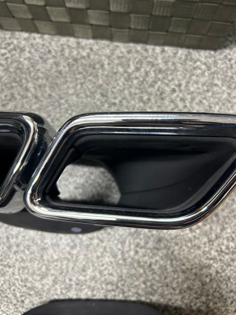 a*a様 メルセデスベンツ　AMG 純正マフラーカッター？