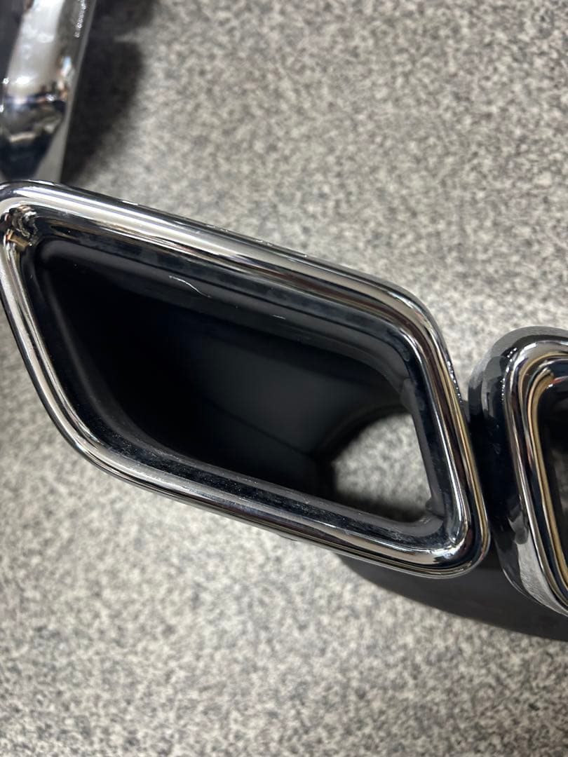 a*a様 メルセデスベンツ　AMG 純正マフラーカッター？