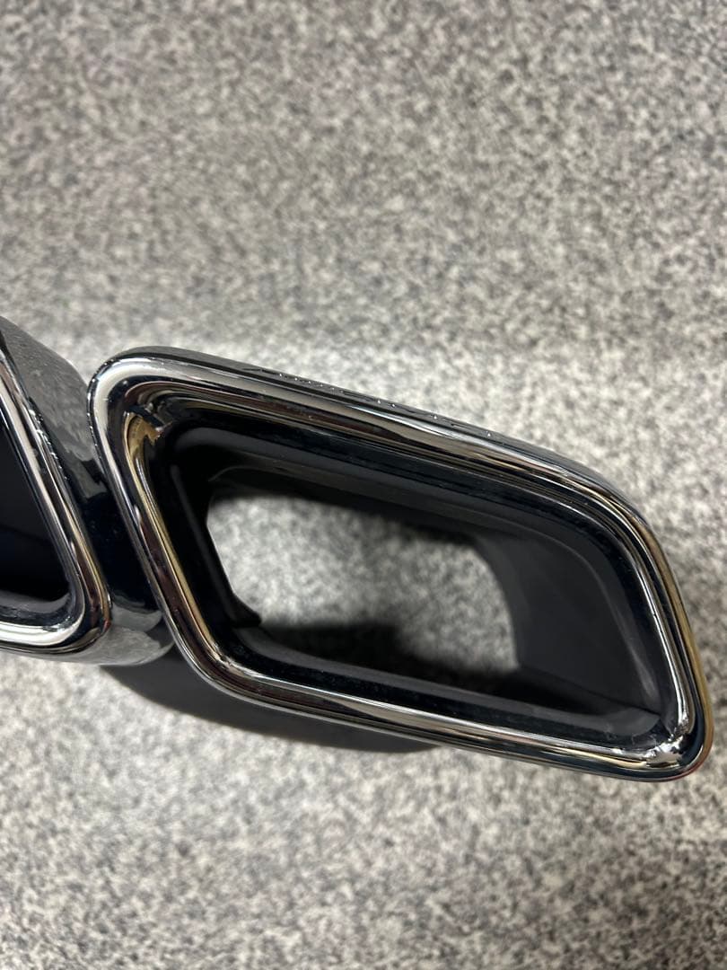 a*a様 メルセデスベンツ　AMG 純正マフラーカッター？