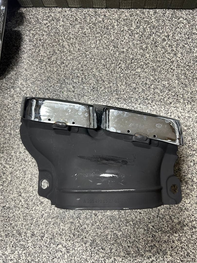 a*a様 メルセデスベンツ　AMG 純正マフラーカッター？