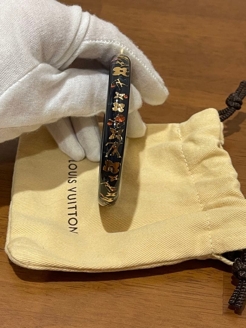 完売品　新品　ルイヴィトン 樹脂軽量ブレスレット　バングル