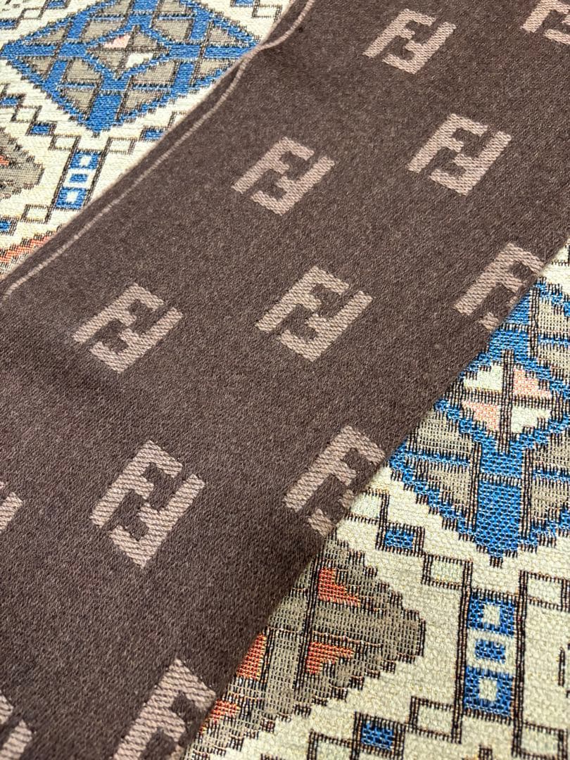 FENDI ロゴ柄マフラー 100%ウール