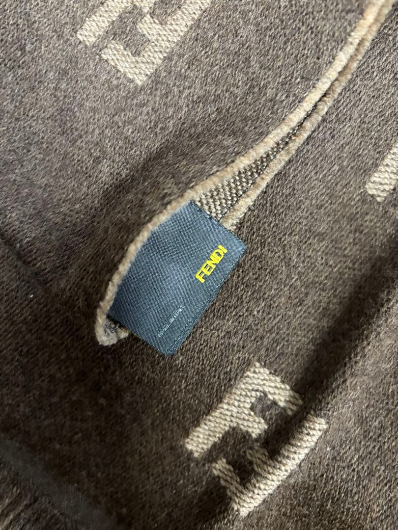 FENDI ロゴ柄マフラー 100%ウール