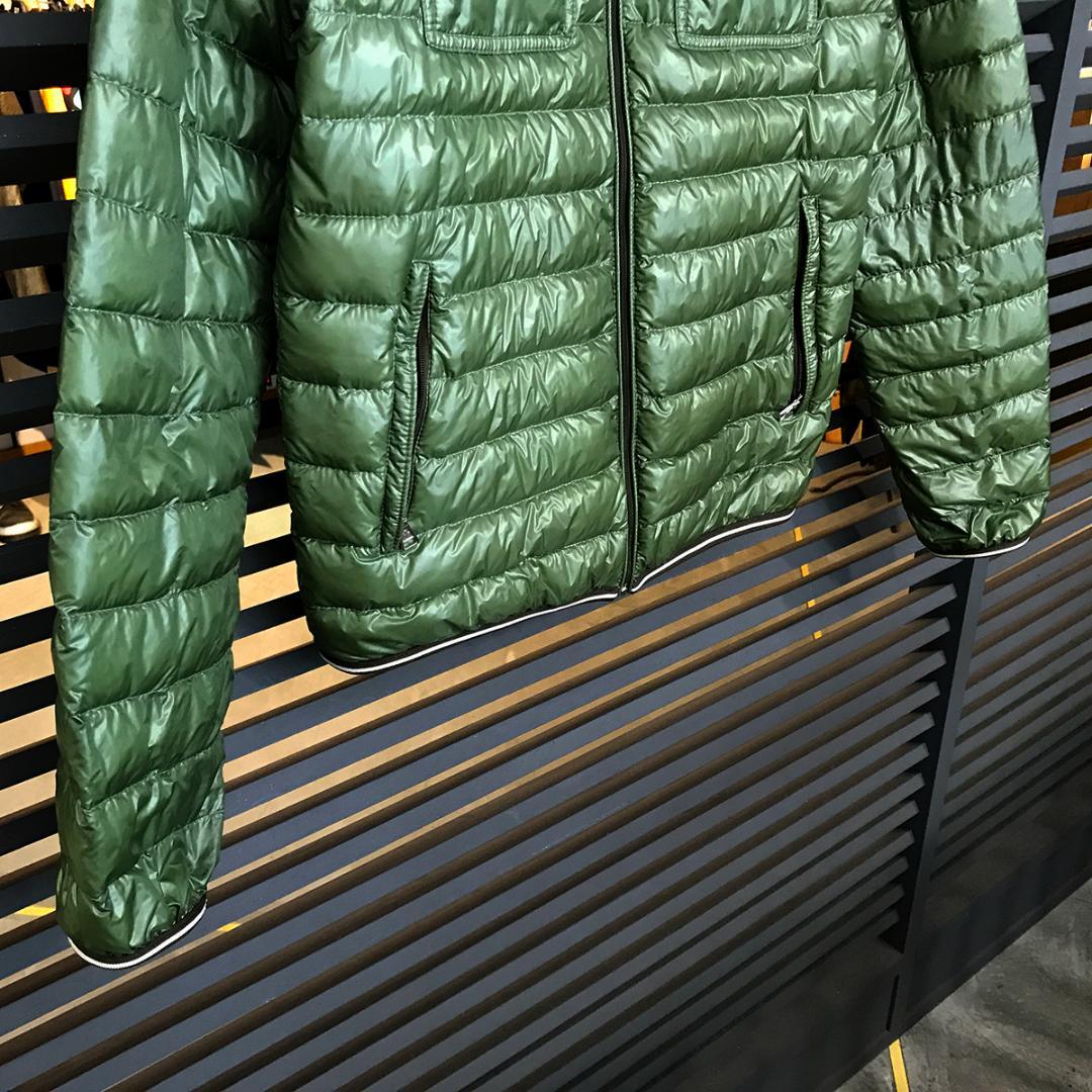 超美品 モンクレール ダウンジャケット CLOVIS カーキ 14Y クロヴィス