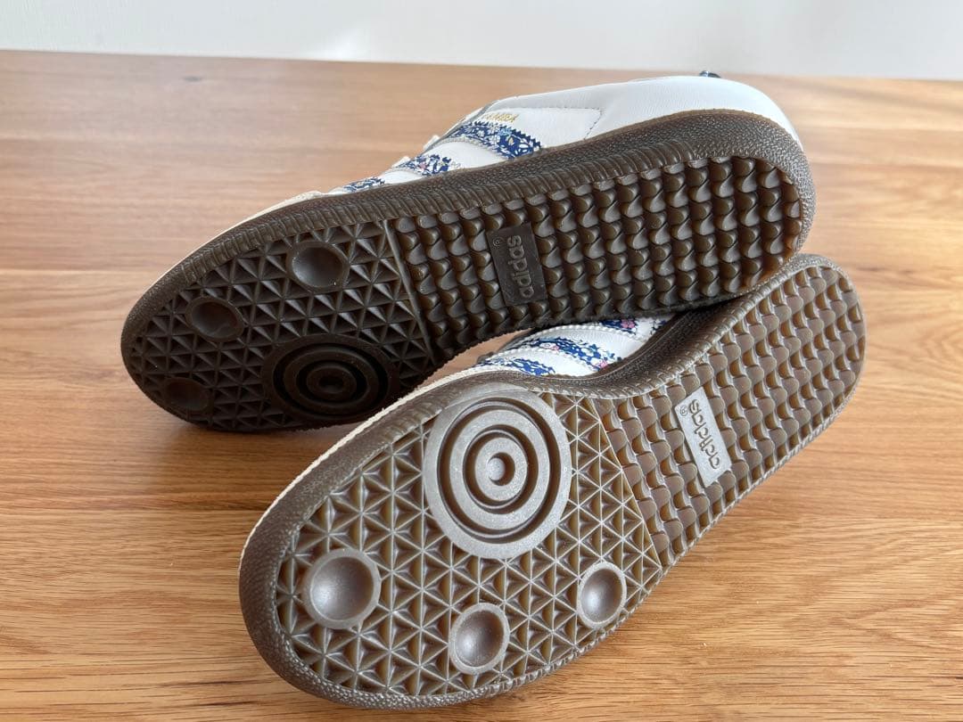 【訳あり新品未使用】adidas SAMBA LIBERTY 24.5cm