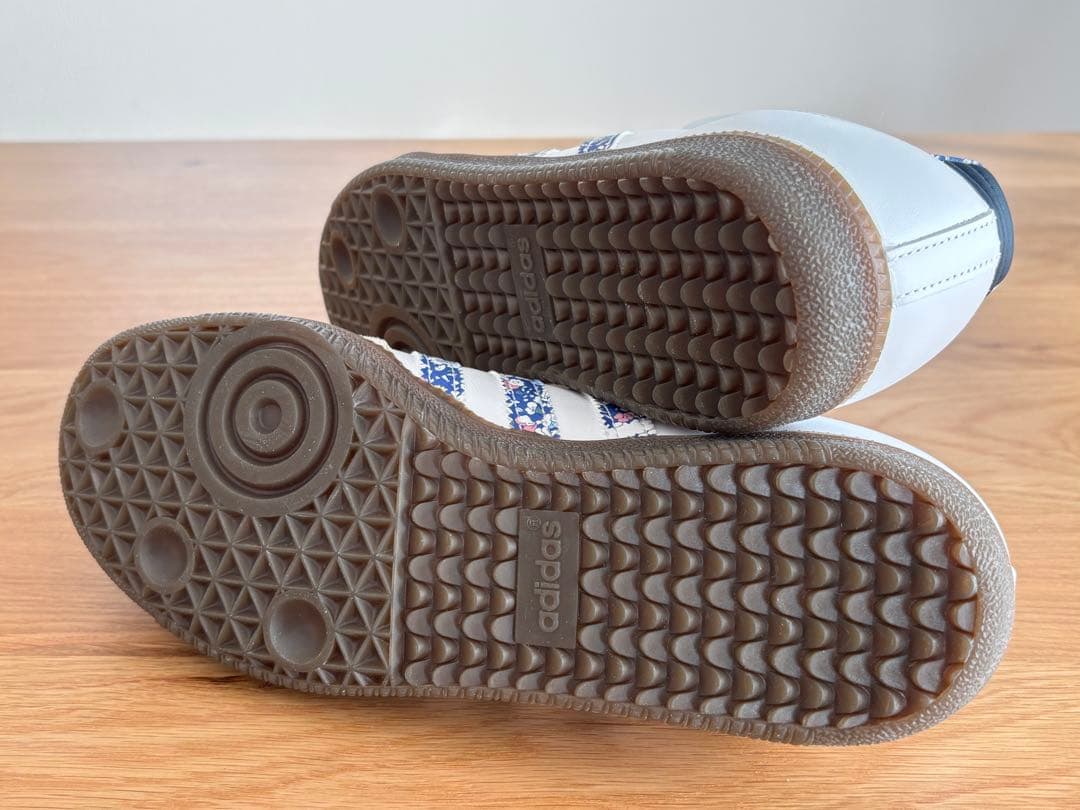 【訳あり新品未使用】adidas SAMBA LIBERTY 24.5cm