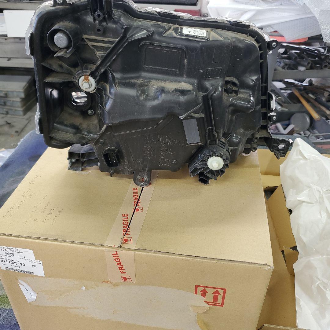 ダイハツ、ハイゼット左ヘットライトユニット