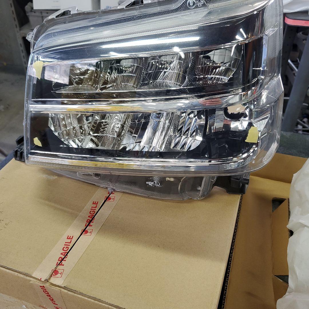 ダイハツ、ハイゼット左ヘットライトユニット
