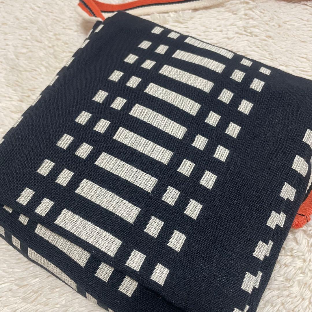 未使用品　ヨハンナグリクセン Viktor Bag斜めがけバッグ ドリスブラック