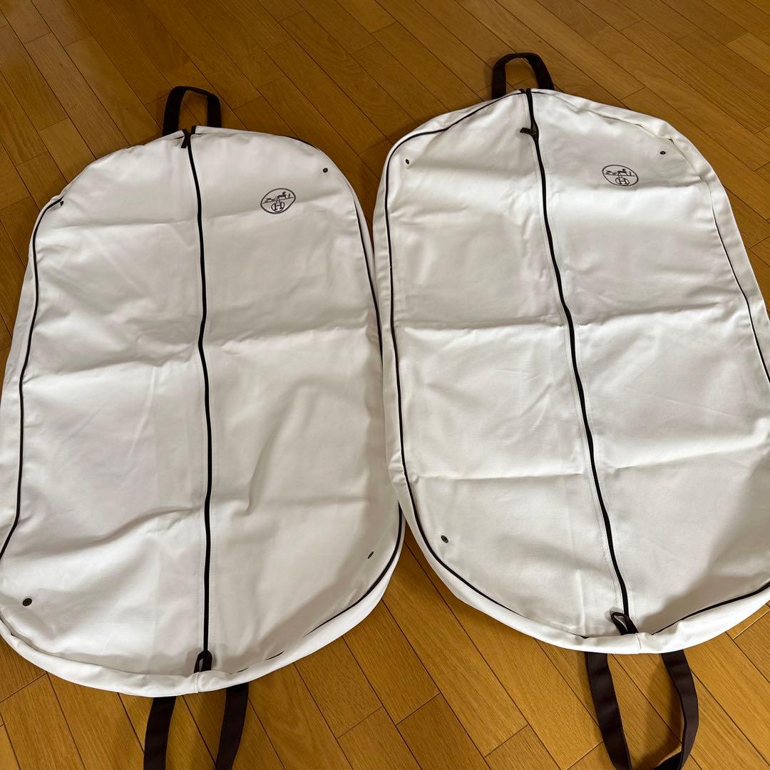 エルメス　ガーメントケースとハンガ➖　2組