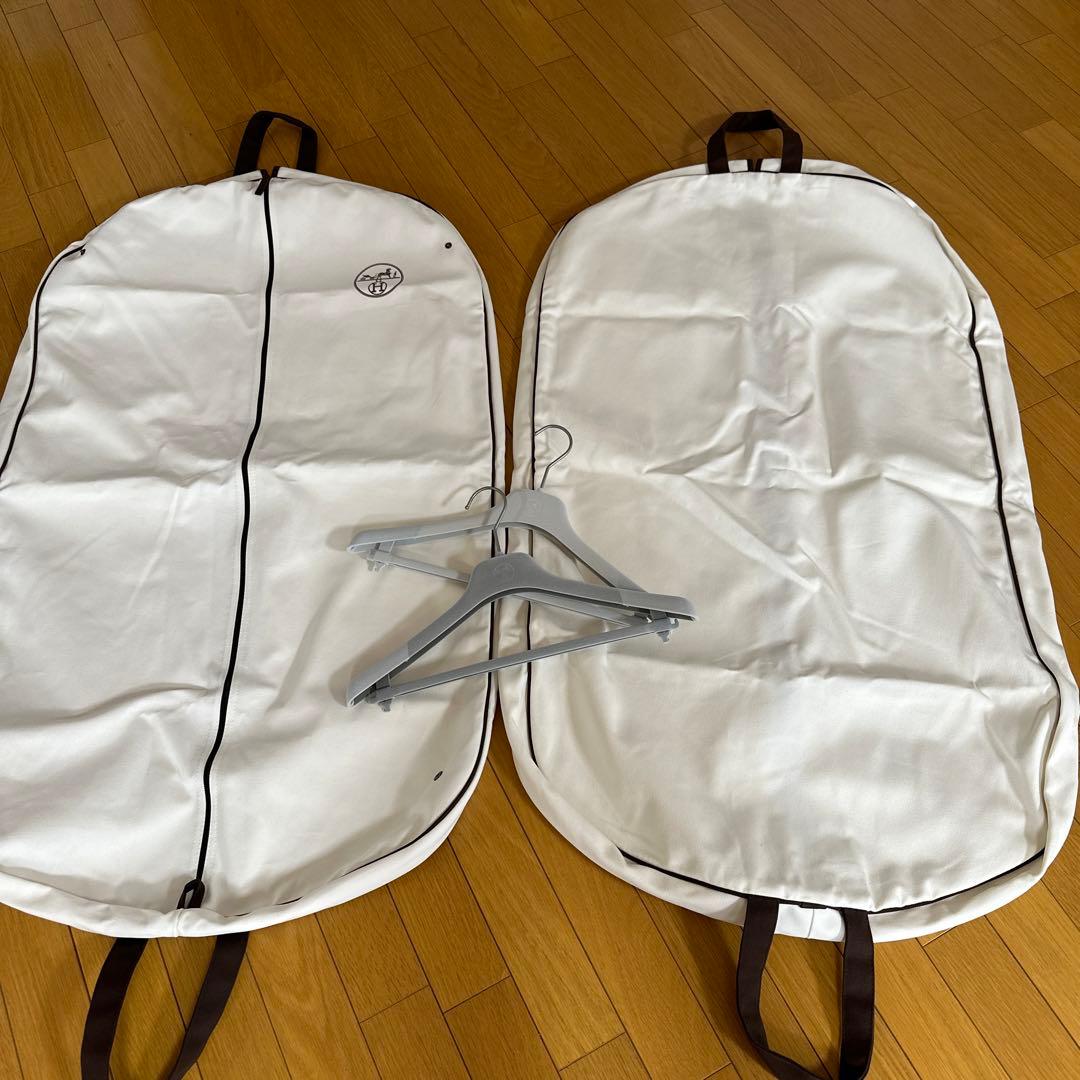 エルメス　ガーメントケースとハンガ➖　2組